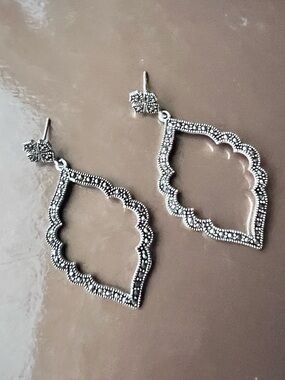 925 SILVER Marcasite Medallion Earrings Scalloped Drop Lightweight LIKE NEW NWOT